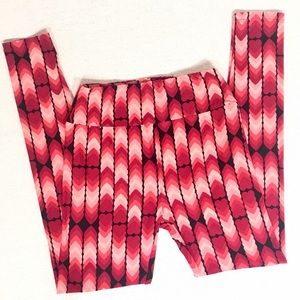 LuLaRoe Hearts Leggings Black Red OS Valentines